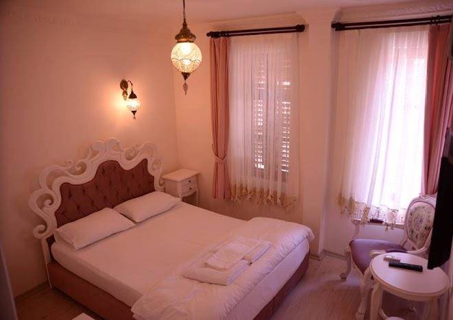 Maya hotel & cafe