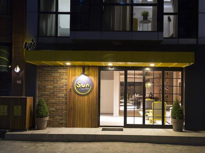 Sun suit hotel