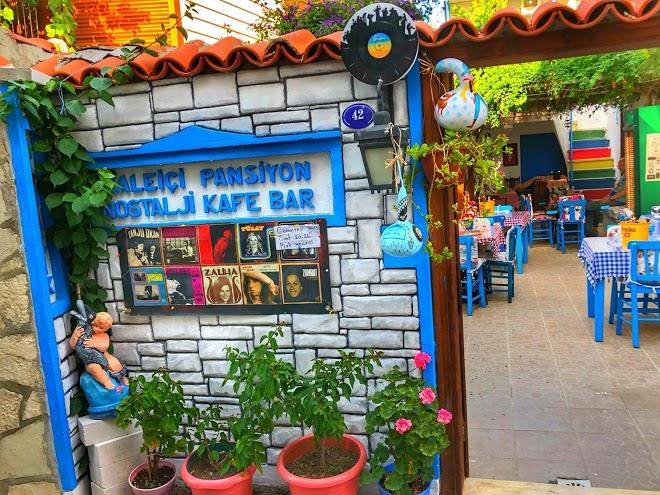 Sigacik kaleici pansiyon nostalji kafe