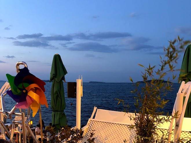 Urla yakamoz cafe restoran