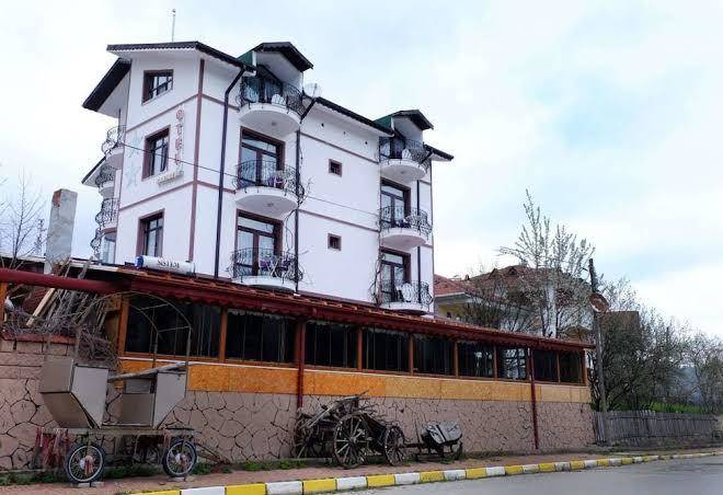 Sarimese otel