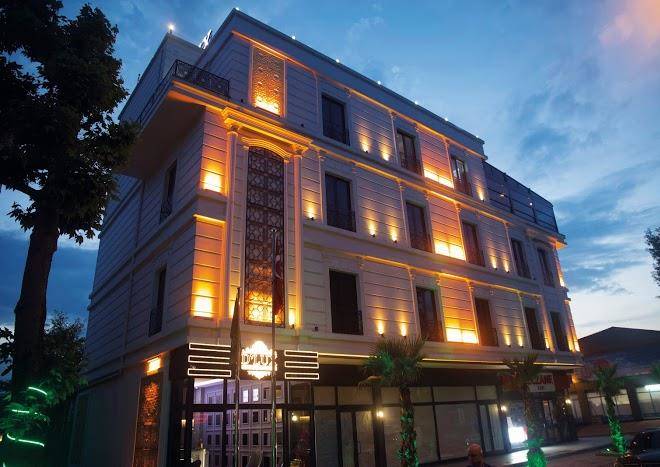 Dlux boutique hotel
