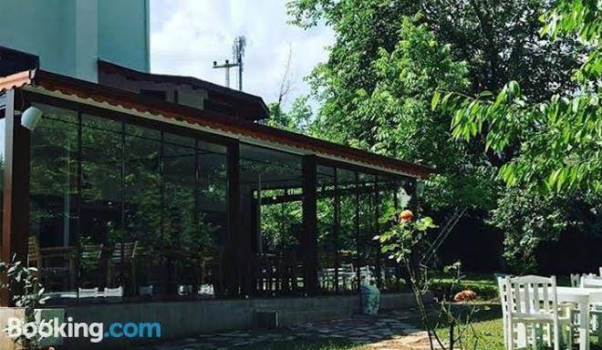 Beyaz ev butik otel malukiye
