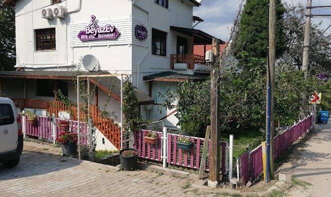 Beyaz ev butik otel restaurant