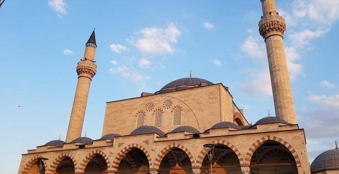 Dunya mevlana vakfi dervis misafirhanesi