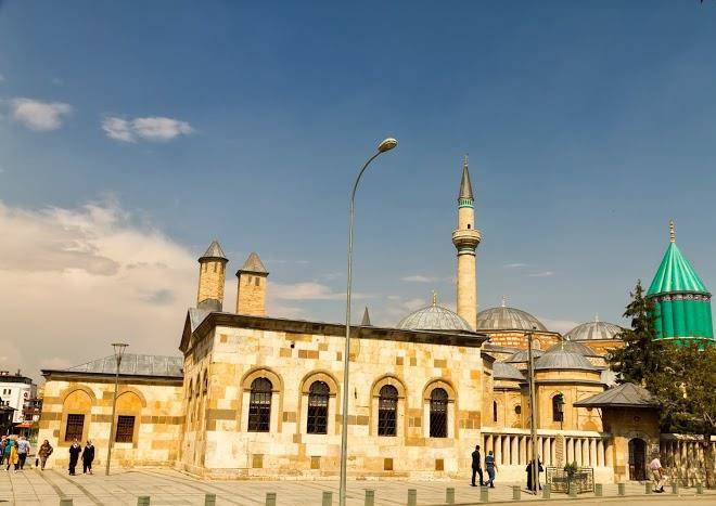 Esguven suit mevlana subesi