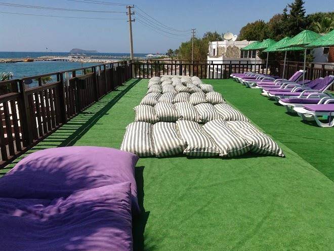 Ayvan beach hotel