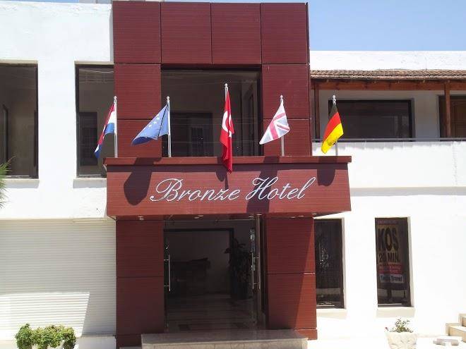 Bronze hotel