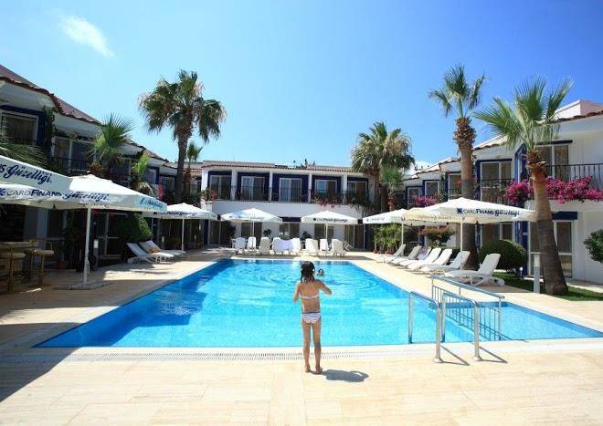 Catamaran hotel