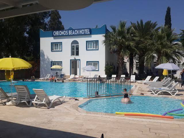 Chronos beach hotel