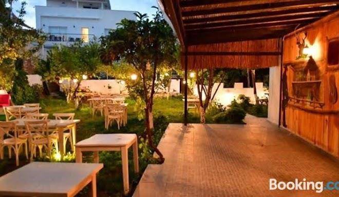 Double inn marina hotel