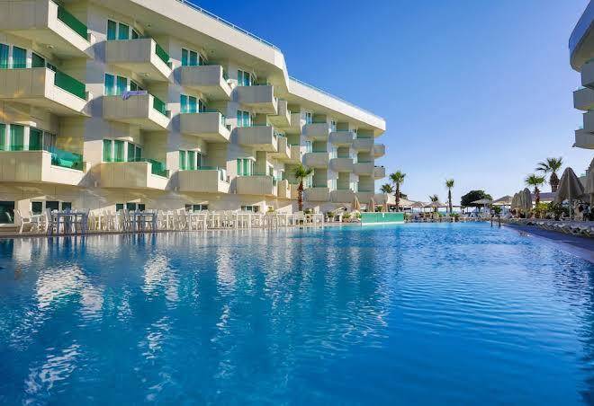 Dragut point north hotel