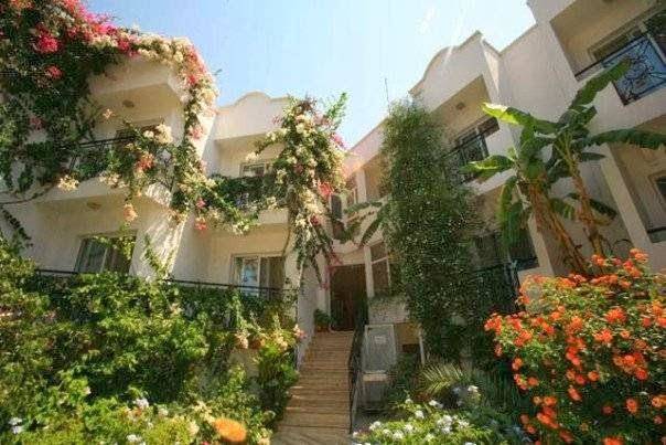 Katamaran hotel