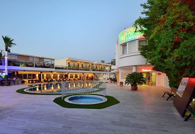 Tropicana beach hotel