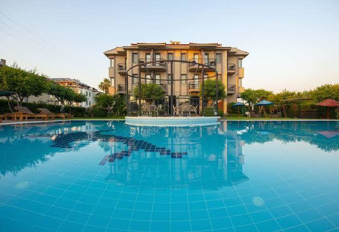 Golden moon hotel