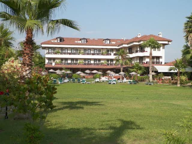 Hotel club e