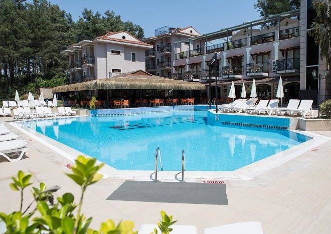Hotel pine valley