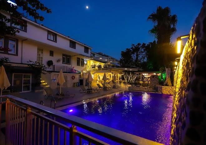 Tonoz beach hotel
