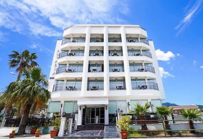 Aurasia beach hotel