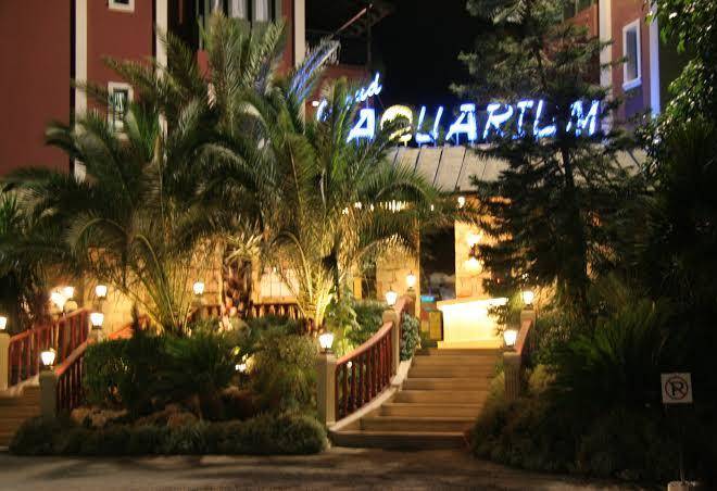 Grand aquarium hotel