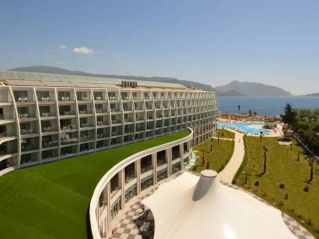 Green nature diamond hotel