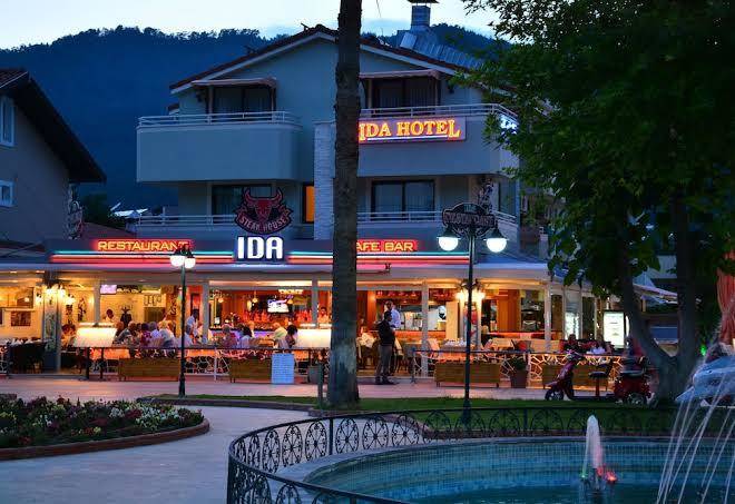 Ida restaurant & bar