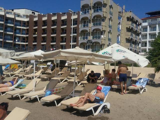 La beirut beach hotel la vita restaurant
