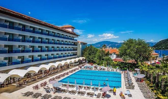 L'etoile beach hotel