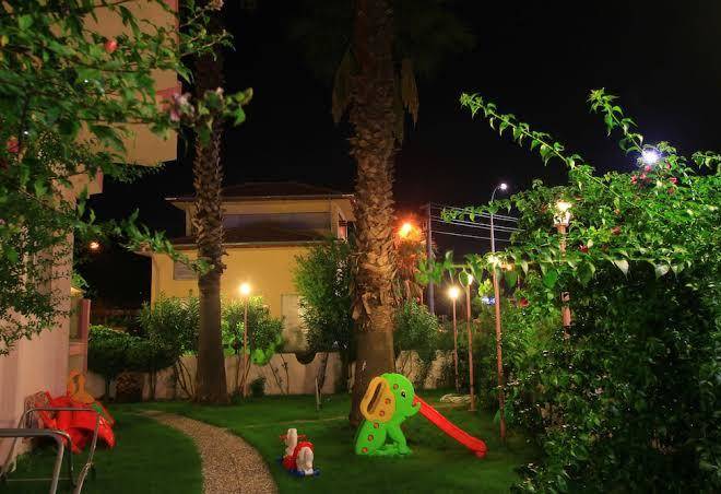 Rosy hotel