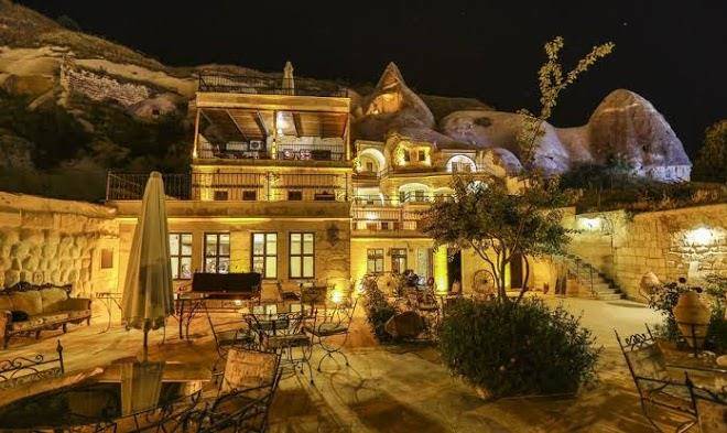 Spelunca cave hotel