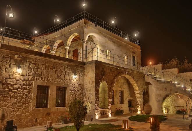 Acropolis cave suites