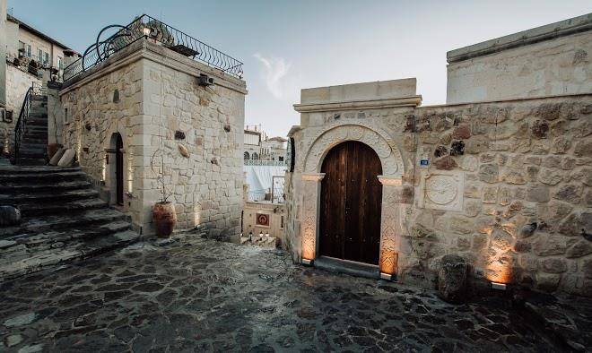 Carna Cave Hotel Image