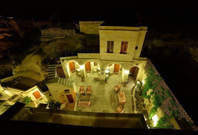 Canyon Cave Hotel Image