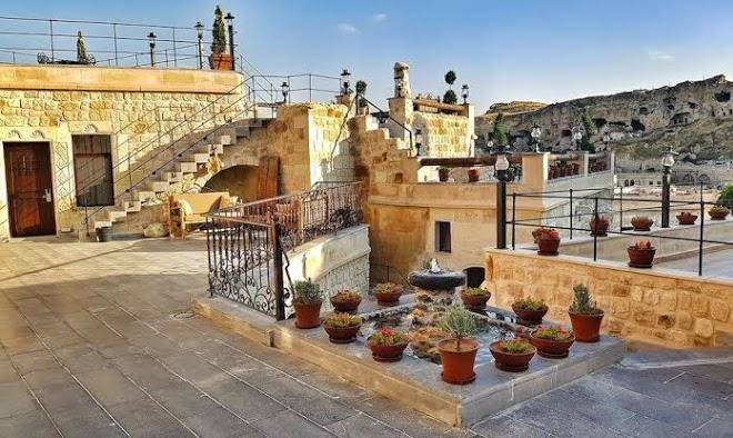 Elysion cave suites