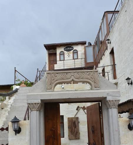 Glamada cave suites