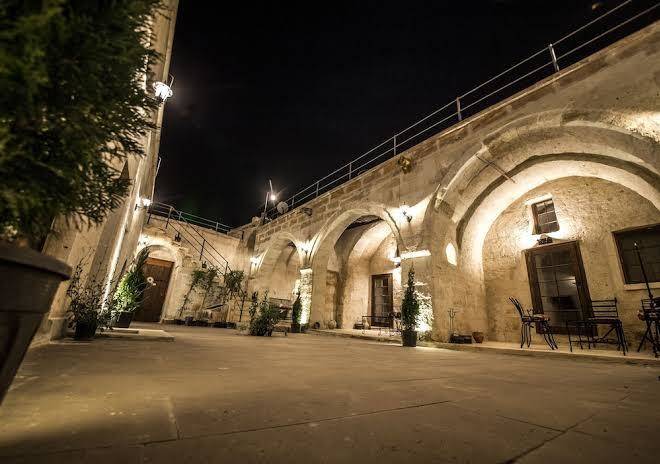 Harkasos cave hotel