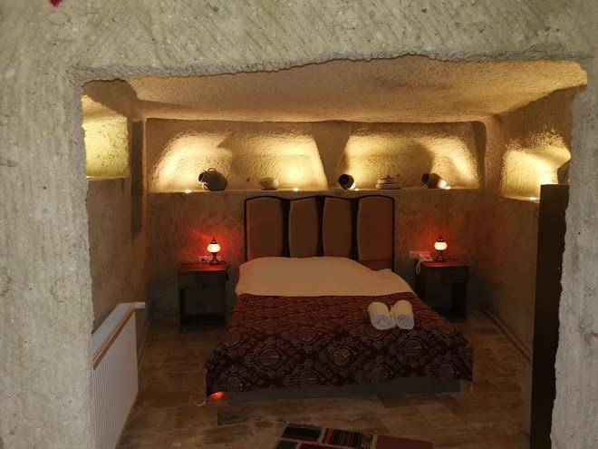Heritage cave suite
