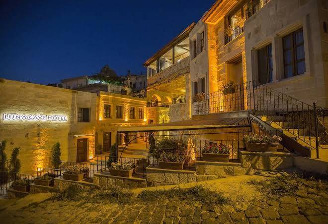 Luna cave hotel