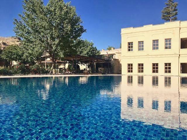 Melis cave hotel