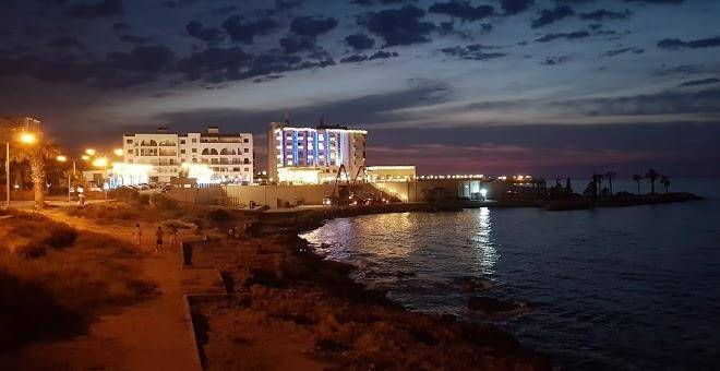 Kasgar court hotel
