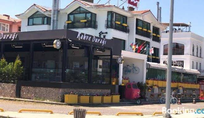 Janti boutique hotel & cafe brunch