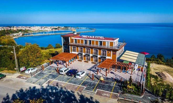 Beyaz otel gerze