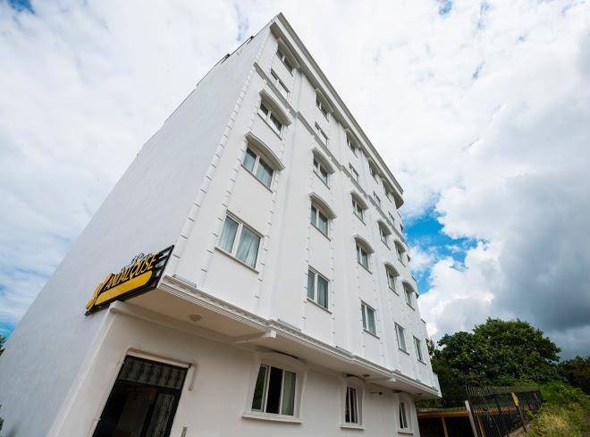 Andalouse hills hotel
