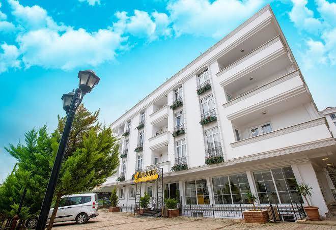 Andalouse suit hotel