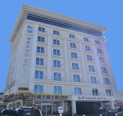 Grand hotel van
