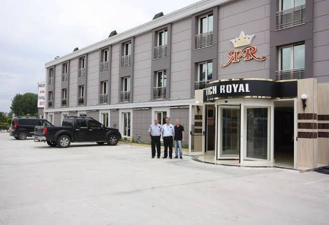 Rich royal hotel