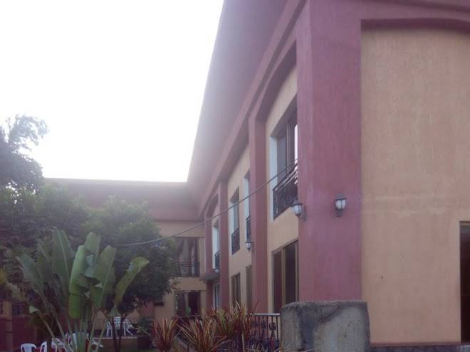 Makutano hotel