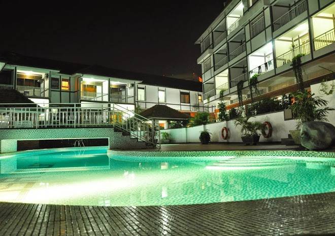 Mosa court suites