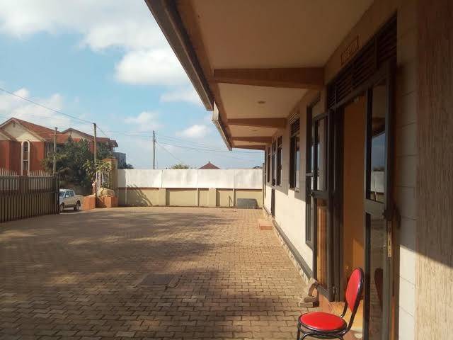 New Lions Hotel Image