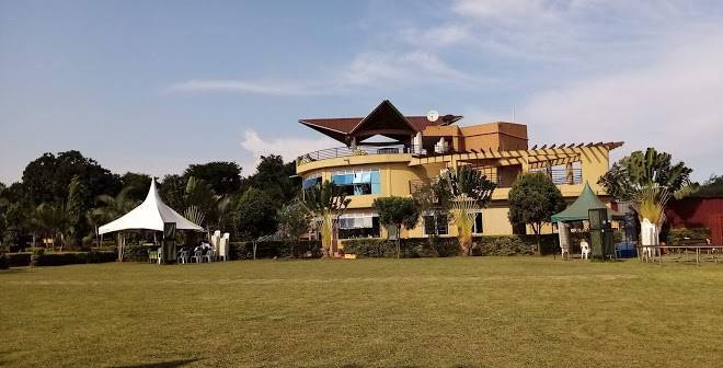 Nican resort hotel's restaurant & bar